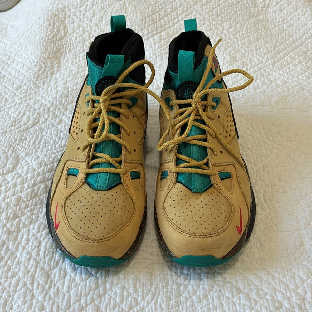 Nike ACG Air Mowabb Trail/Hiking Shoes - Picture 2 of 9